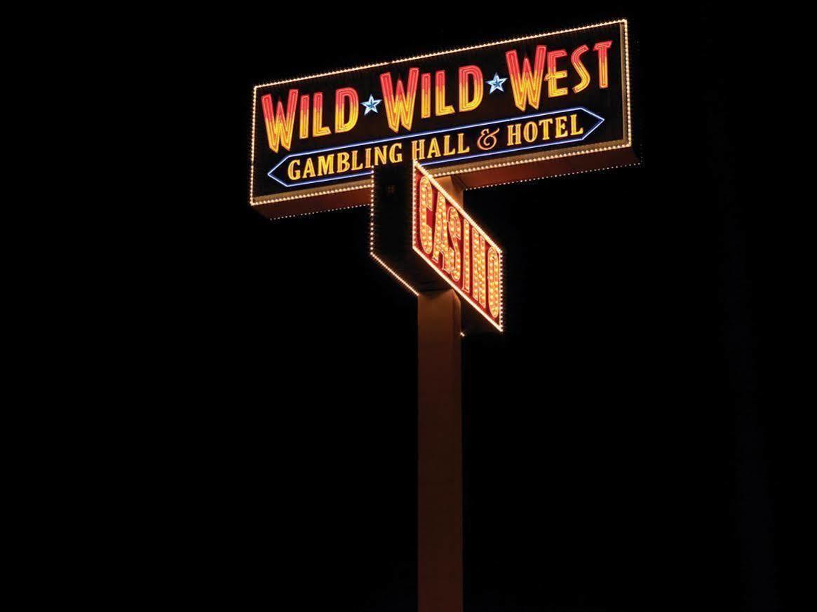 Days Inn By Wyndham Las Vegas Wild Wild West Gambling Hall Экстерьер фото
